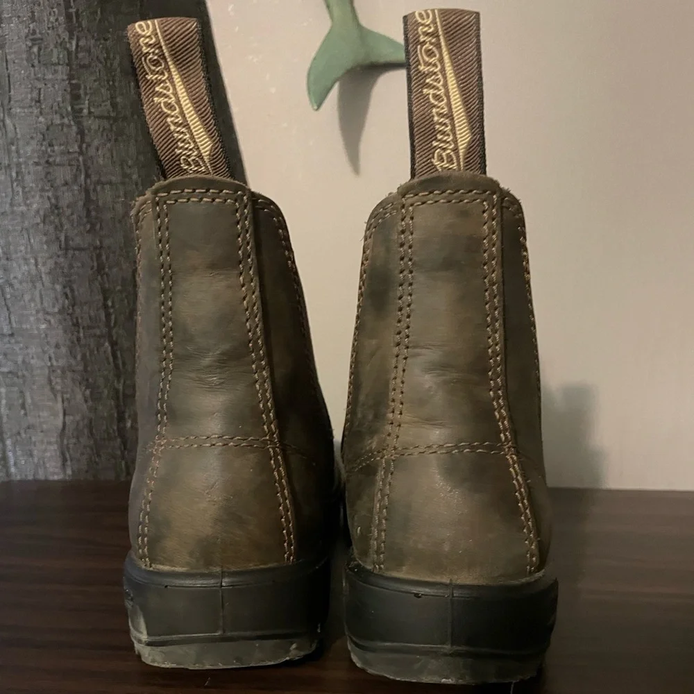 Blundstone Chelsea Boots - Picture 3 of 5
